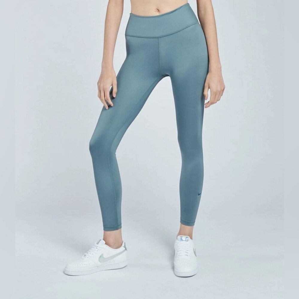 Nike Dri-Fit Training Leggings Women’s Size Medium